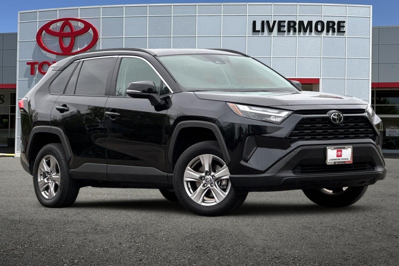 Toyota RAV4 Vehicle Full-screen Gallery Image 02