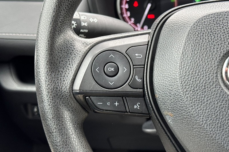 Toyota RAV4 Vehicle Full-screen Gallery Image 37