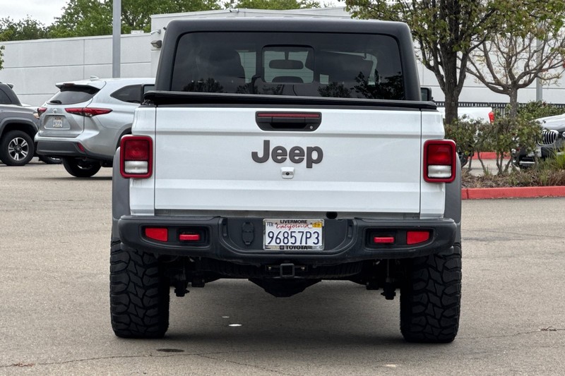 Jeep Gladiator Vehicle Full-screen Gallery Image 05