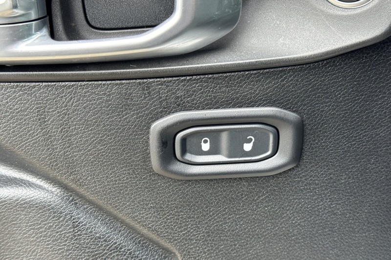 Jeep Gladiator Vehicle Full-screen Gallery Image 12