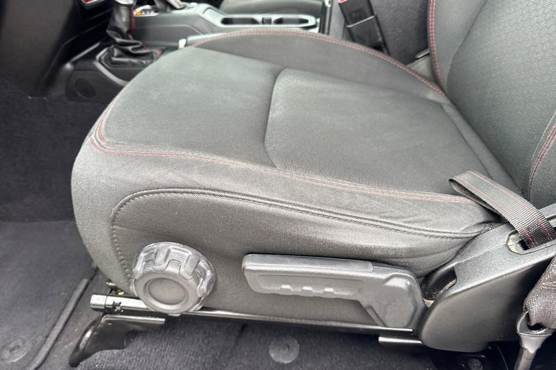 Jeep Gladiator Vehicle Full-screen Gallery Image 13