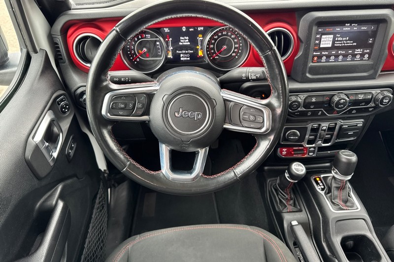 Jeep Gladiator Vehicle Full-screen Gallery Image 16