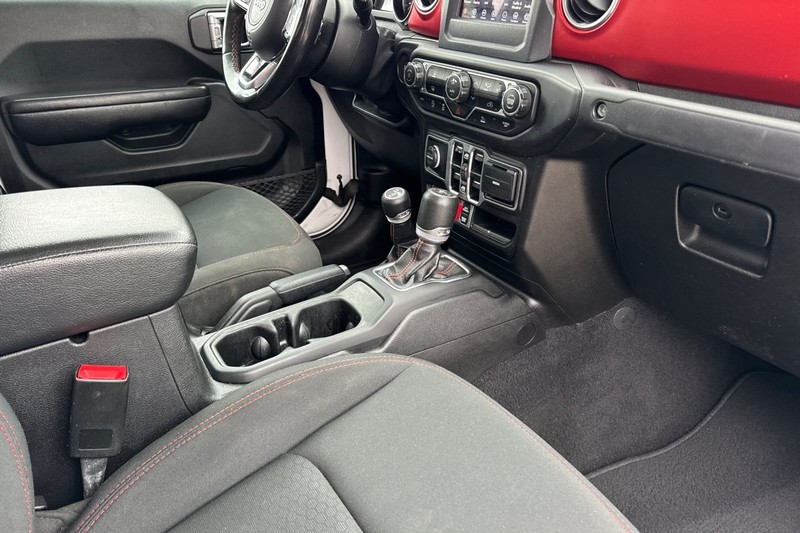 Jeep Gladiator Vehicle Full-screen Gallery Image 18