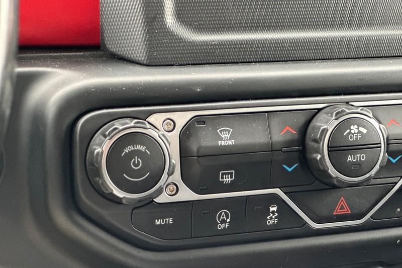 Jeep Gladiator Vehicle Full-screen Gallery Image 28