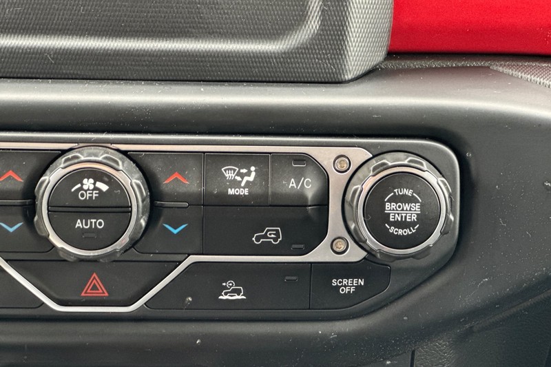 Jeep Gladiator Vehicle Full-screen Gallery Image 29