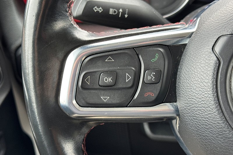Jeep Gladiator Vehicle Full-screen Gallery Image 35