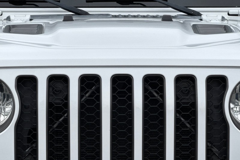 Jeep Gladiator Vehicle Full-screen Gallery Image 46