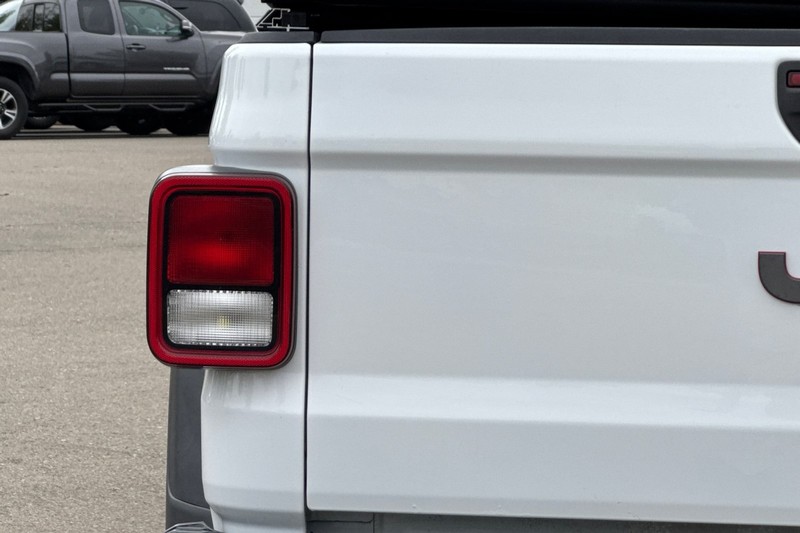 Jeep Gladiator Vehicle Full-screen Gallery Image 47