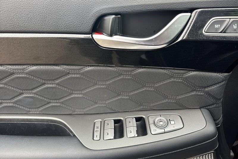 Hyundai Palisade Vehicle Full-screen Gallery Image 11