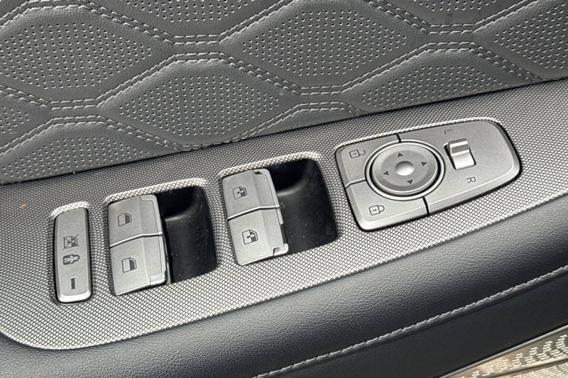 Hyundai Palisade Vehicle Full-screen Gallery Image 12
