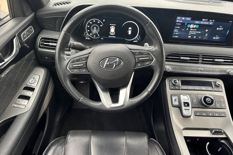 Hyundai Palisade Vehicle Full-screen Gallery Image 16