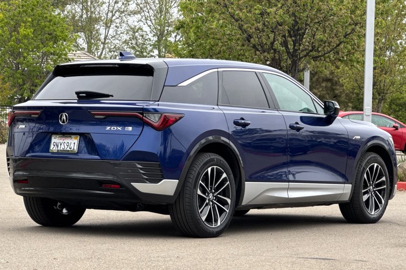 Acura ZDX Vehicle Full-screen Gallery Image 04