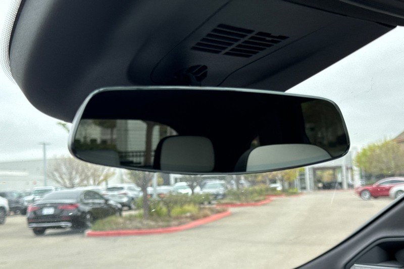 Acura ZDX Vehicle Full-screen Gallery Image 25