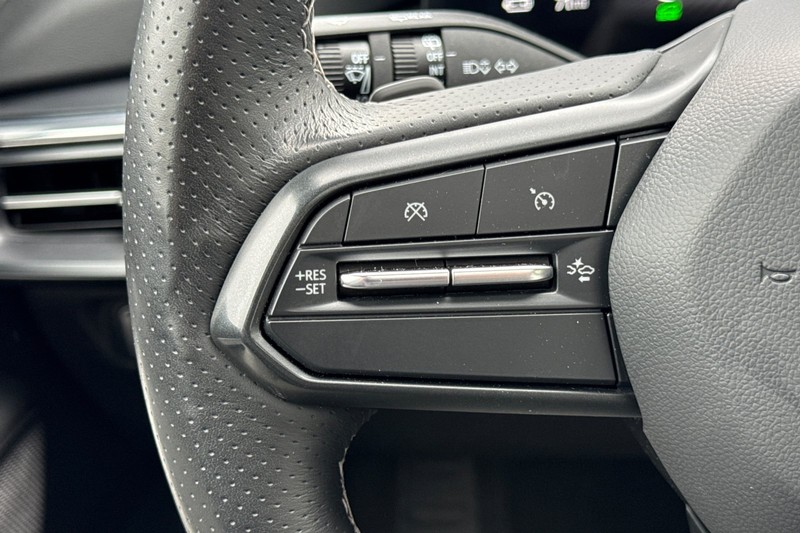 Acura ZDX Vehicle Full-screen Gallery Image 36