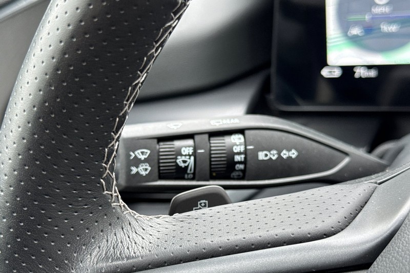 Acura ZDX Vehicle Full-screen Gallery Image 37