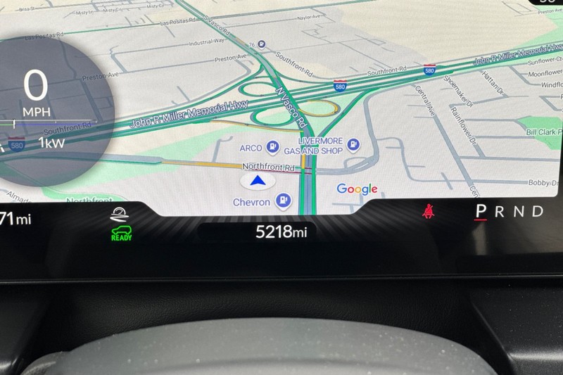 Acura ZDX Vehicle Full-screen Gallery Image 40