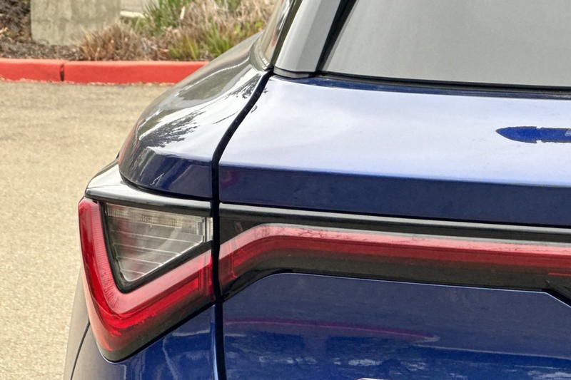 Acura ZDX Vehicle Full-screen Gallery Image 49
