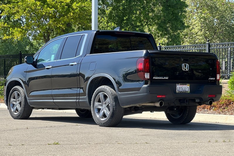 Honda Ridgeline Vehicle Full-screen Gallery Image 06