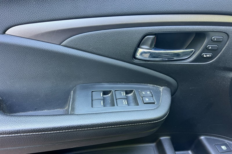 Honda Ridgeline Vehicle Full-screen Gallery Image 11