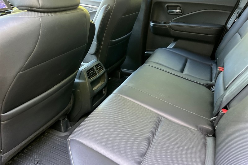 Honda Ridgeline Vehicle Full-screen Gallery Image 14