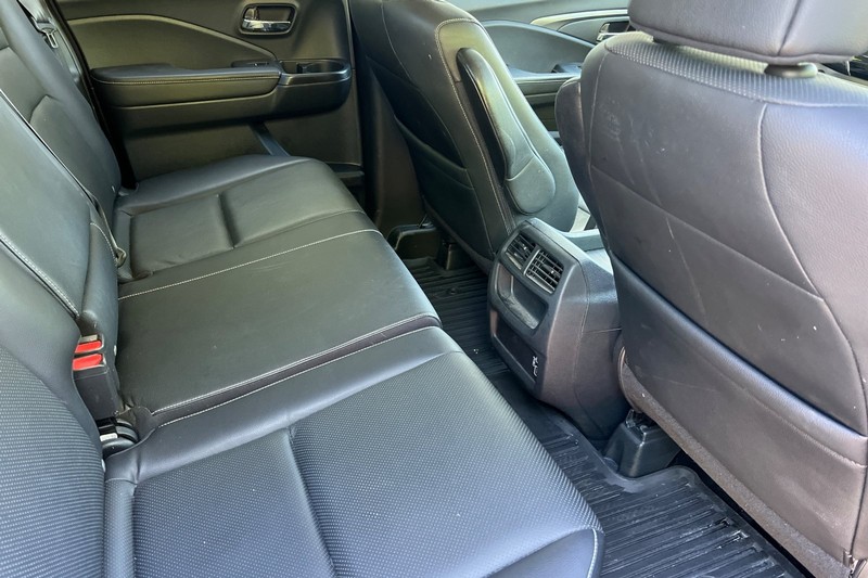 Honda Ridgeline Vehicle Full-screen Gallery Image 17