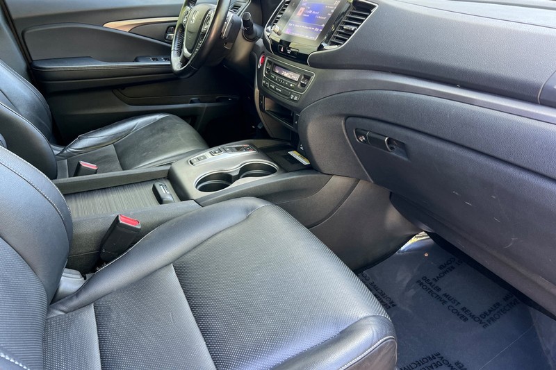 Honda Ridgeline Vehicle Full-screen Gallery Image 18