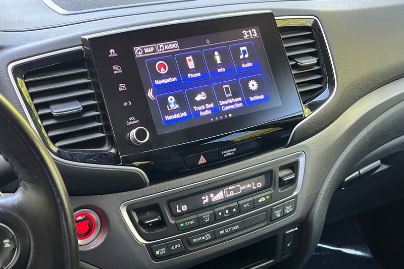 Honda Ridgeline Vehicle Full-screen Gallery Image 30