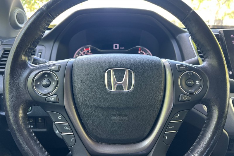 Honda Ridgeline Vehicle Full-screen Gallery Image 34