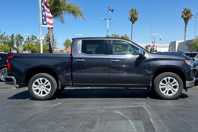 Chevrolet Silverado 1500 Vehicle Full-screen Gallery Image 03