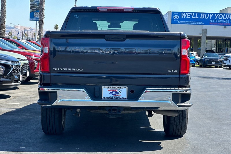 Chevrolet Silverado 1500 Vehicle Full-screen Gallery Image 05