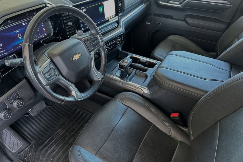 Chevrolet Silverado 1500 Vehicle Full-screen Gallery Image 10