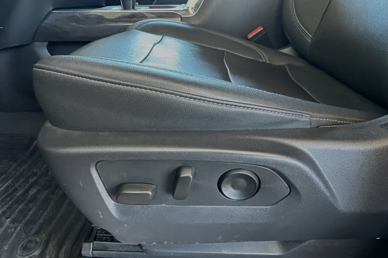 Chevrolet Silverado 1500 Vehicle Full-screen Gallery Image 13