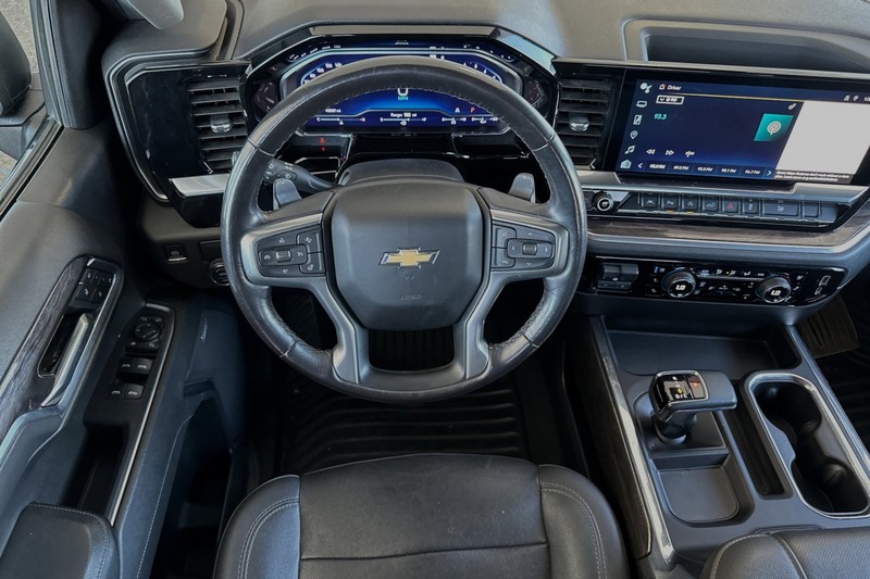 Chevrolet Silverado 1500 Vehicle Full-screen Gallery Image 16