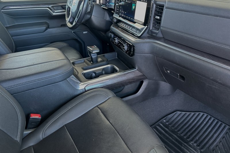 Chevrolet Silverado 1500 Vehicle Full-screen Gallery Image 19