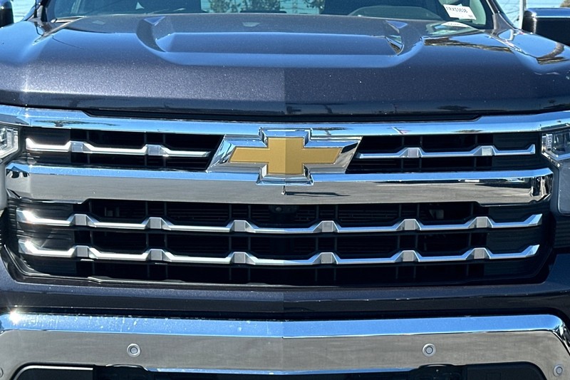 Chevrolet Silverado 1500 Vehicle Full-screen Gallery Image 48
