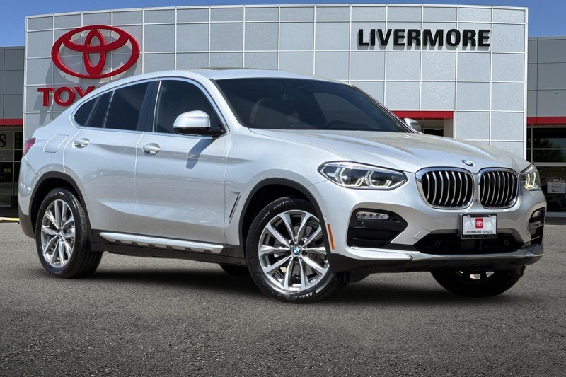 BMW X4 Vehicle Full-screen Gallery Image 02