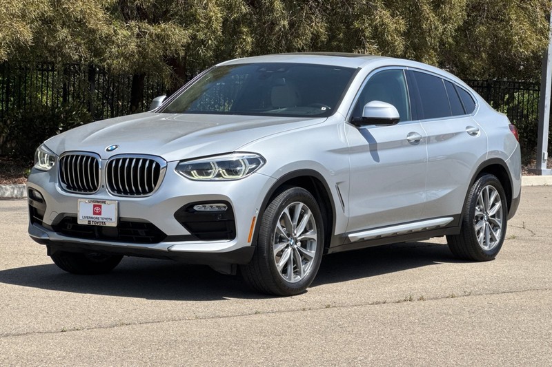 BMW X4 Vehicle Full-screen Gallery Image 08