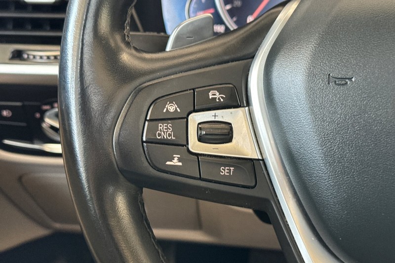 BMW X4 Vehicle Full-screen Gallery Image 37