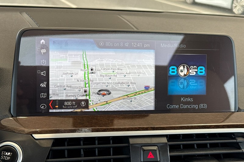 BMW X4 Vehicle Full-screen Gallery Image 46