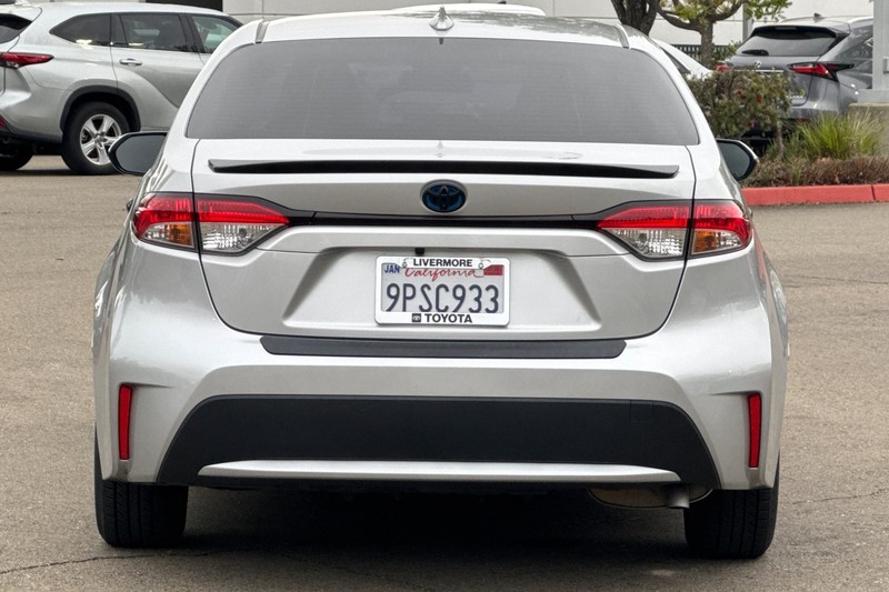 Toyota Corolla Vehicle Full-screen Gallery Image 05