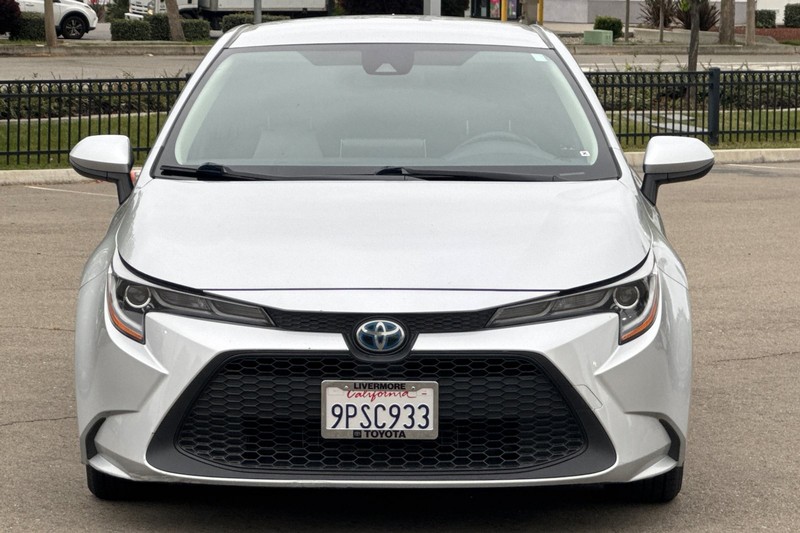 Toyota Corolla Vehicle Full-screen Gallery Image 09