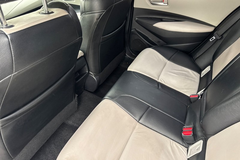 Toyota Corolla Vehicle Full-screen Gallery Image 14
