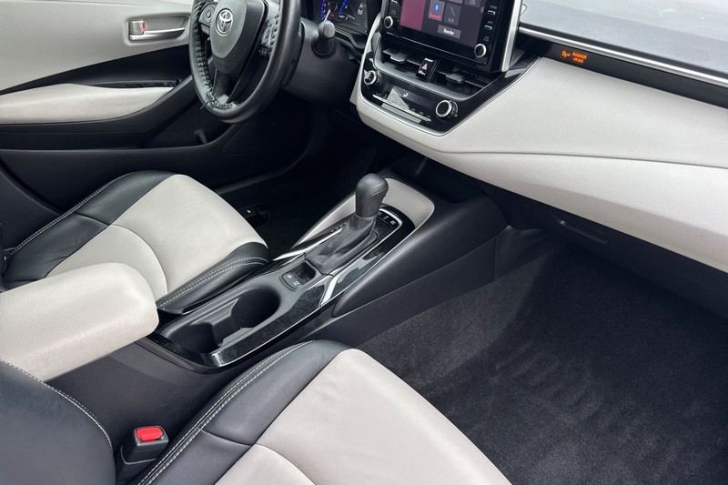 Toyota Corolla Vehicle Full-screen Gallery Image 18
