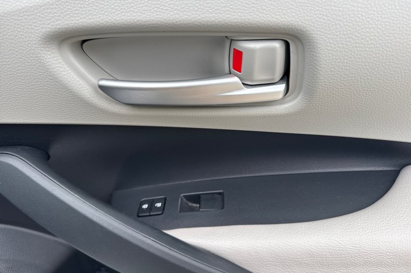 Toyota Corolla Vehicle Full-screen Gallery Image 20