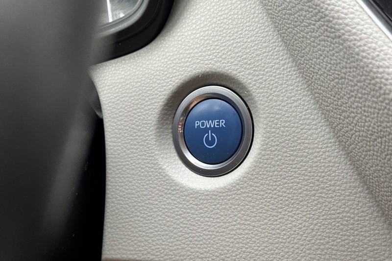 Toyota Corolla Vehicle Full-screen Gallery Image 33
