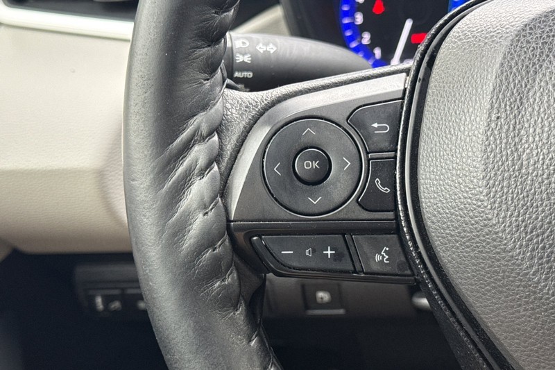Toyota Corolla Vehicle Full-screen Gallery Image 35
