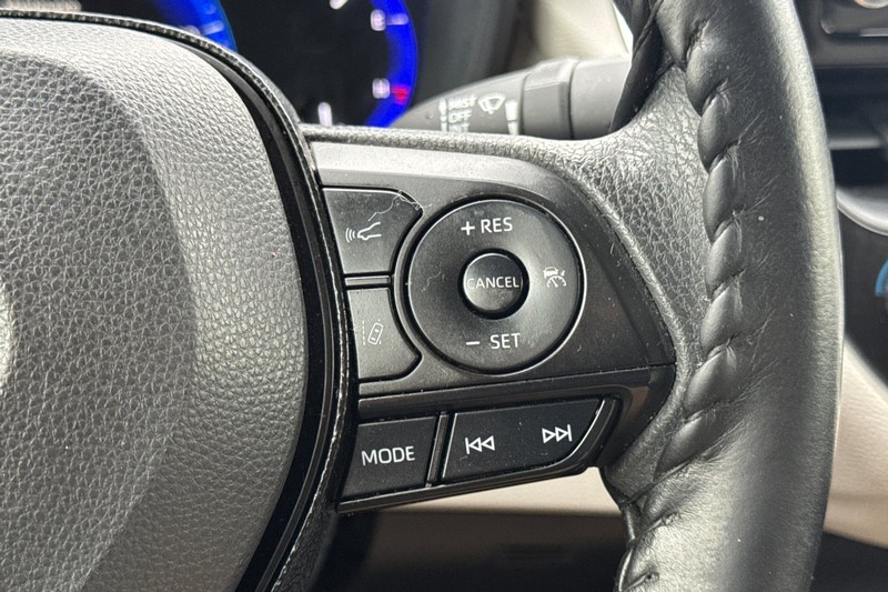 Toyota Corolla Vehicle Full-screen Gallery Image 37