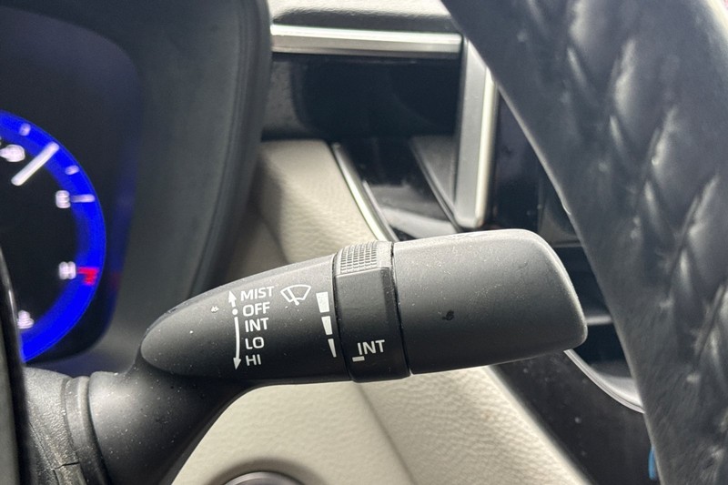 Toyota Corolla Vehicle Full-screen Gallery Image 38
