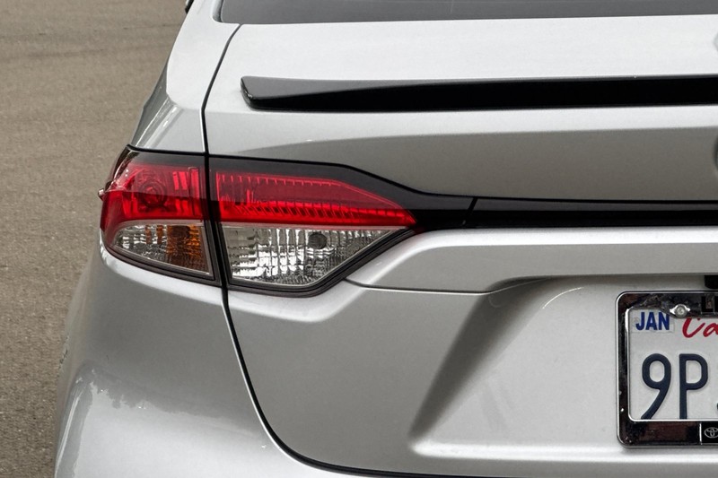 Toyota Corolla Vehicle Full-screen Gallery Image 47