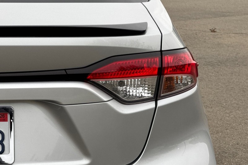 Toyota Corolla Vehicle Full-screen Gallery Image 49